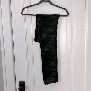SPANX green camo legging - Size 1X